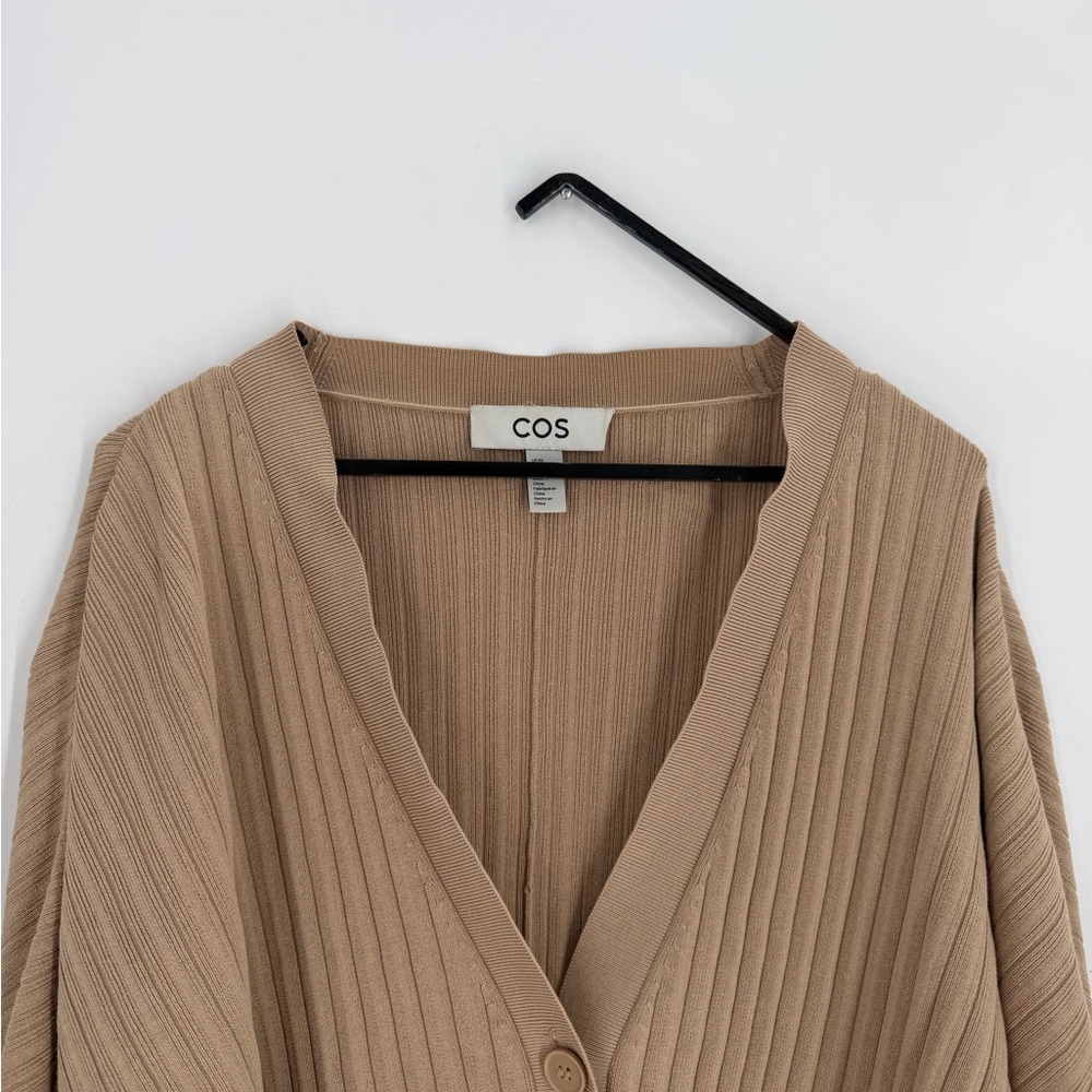Cos Loose Fit Ribbed Raglan Sleeve Cardigan In Beige